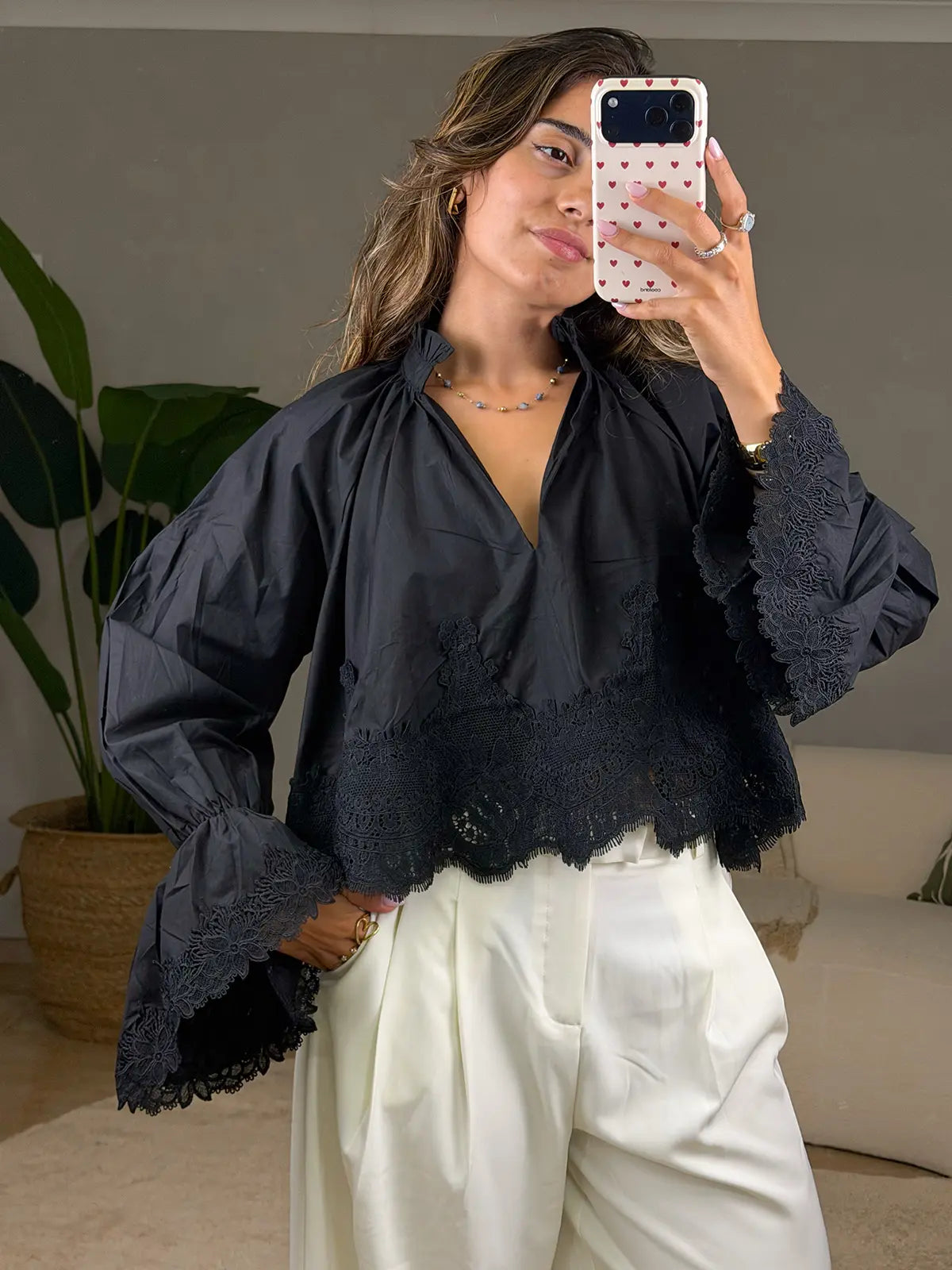 Blusa Preta com Renda