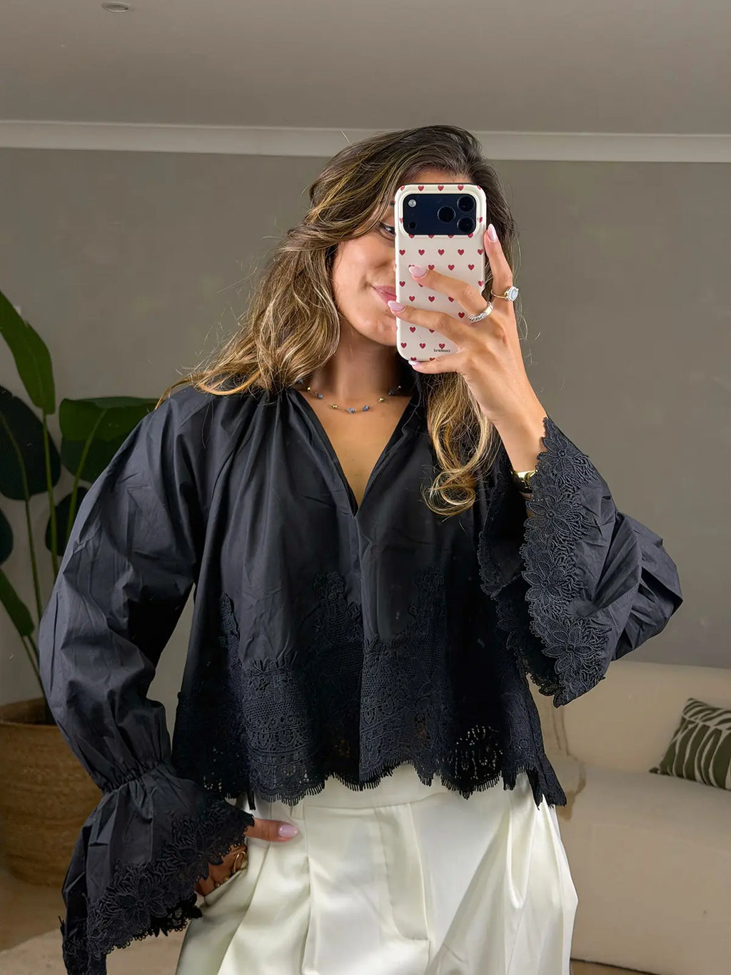 Blusa Preta com Renda