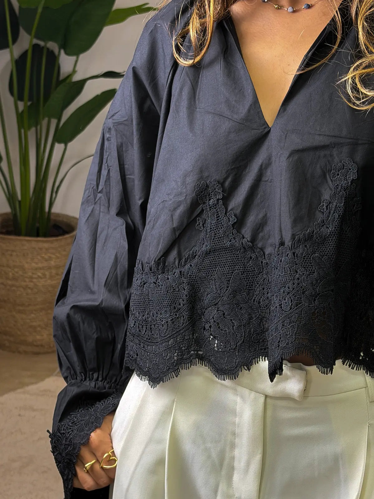 Blusa Preta com Renda