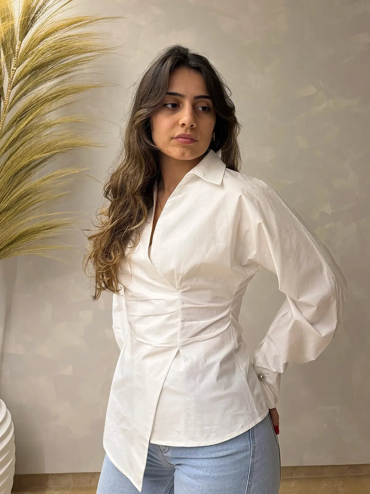 Camisa Branca Assimétrica