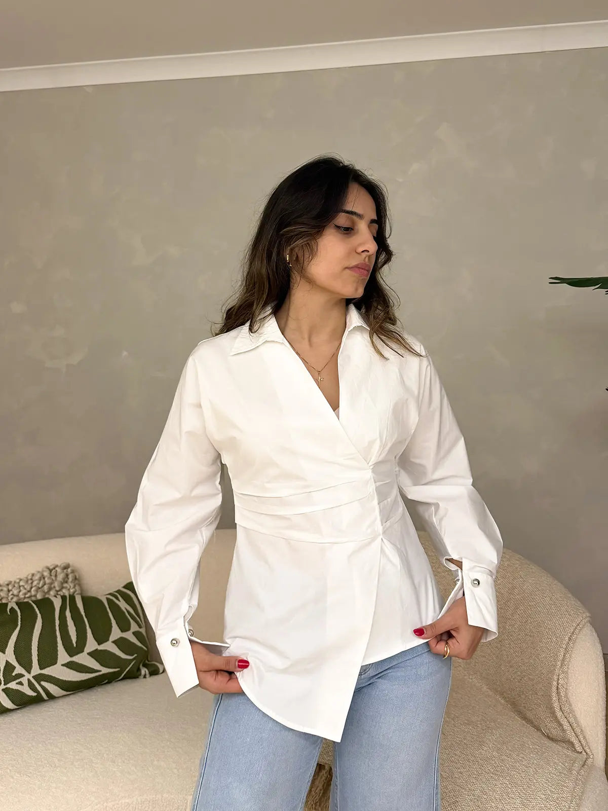 Camisa Branca Assimétrica