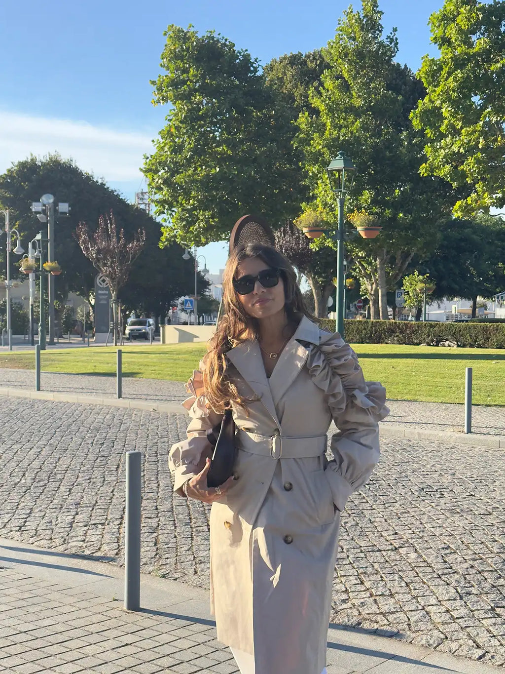 Gabardine com Folhos Preta