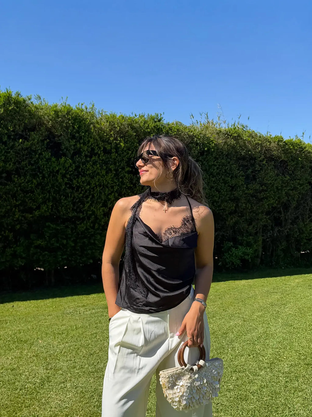 Top de Renda Preto com Lenço