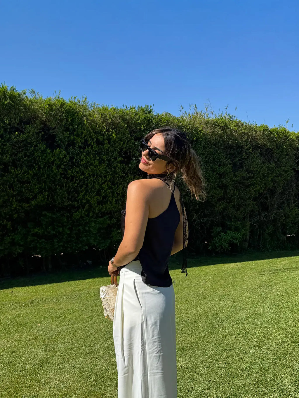 Top de Renda Preto com Lenço