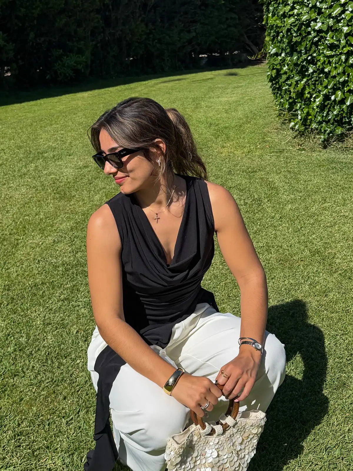 Top com Folhos Preto