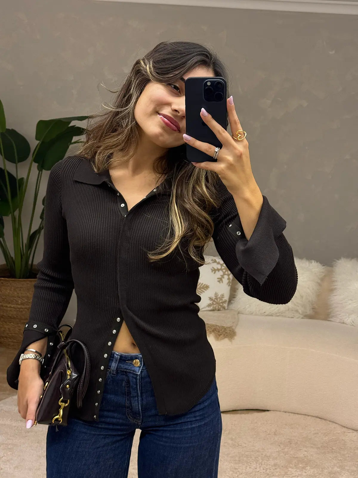 Polo Castanho Malha Canelada com Botões