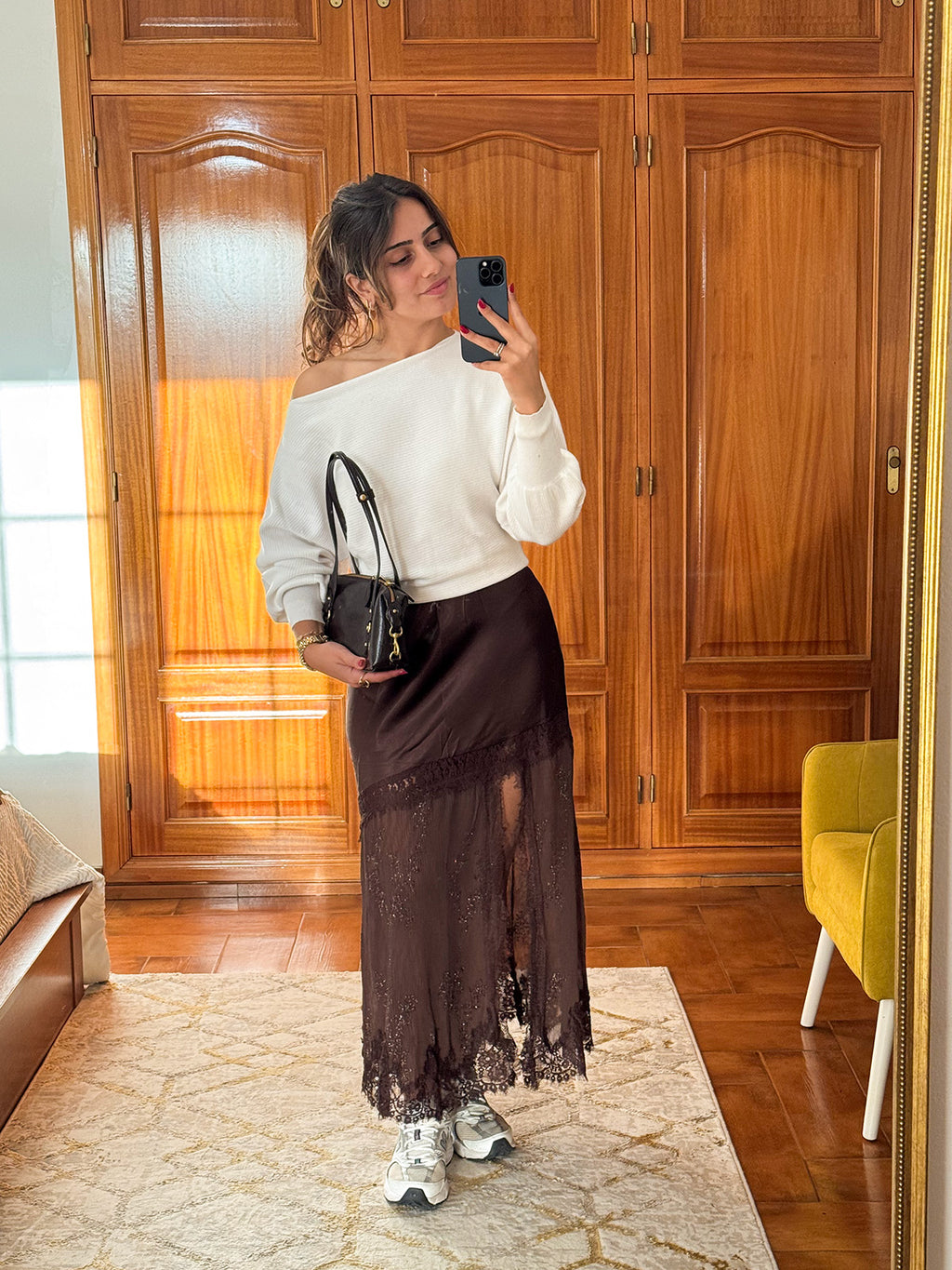 Saia de Cetim com Renda