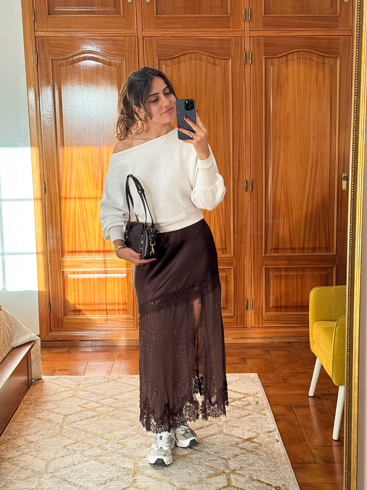 Saia de Cetim com Renda