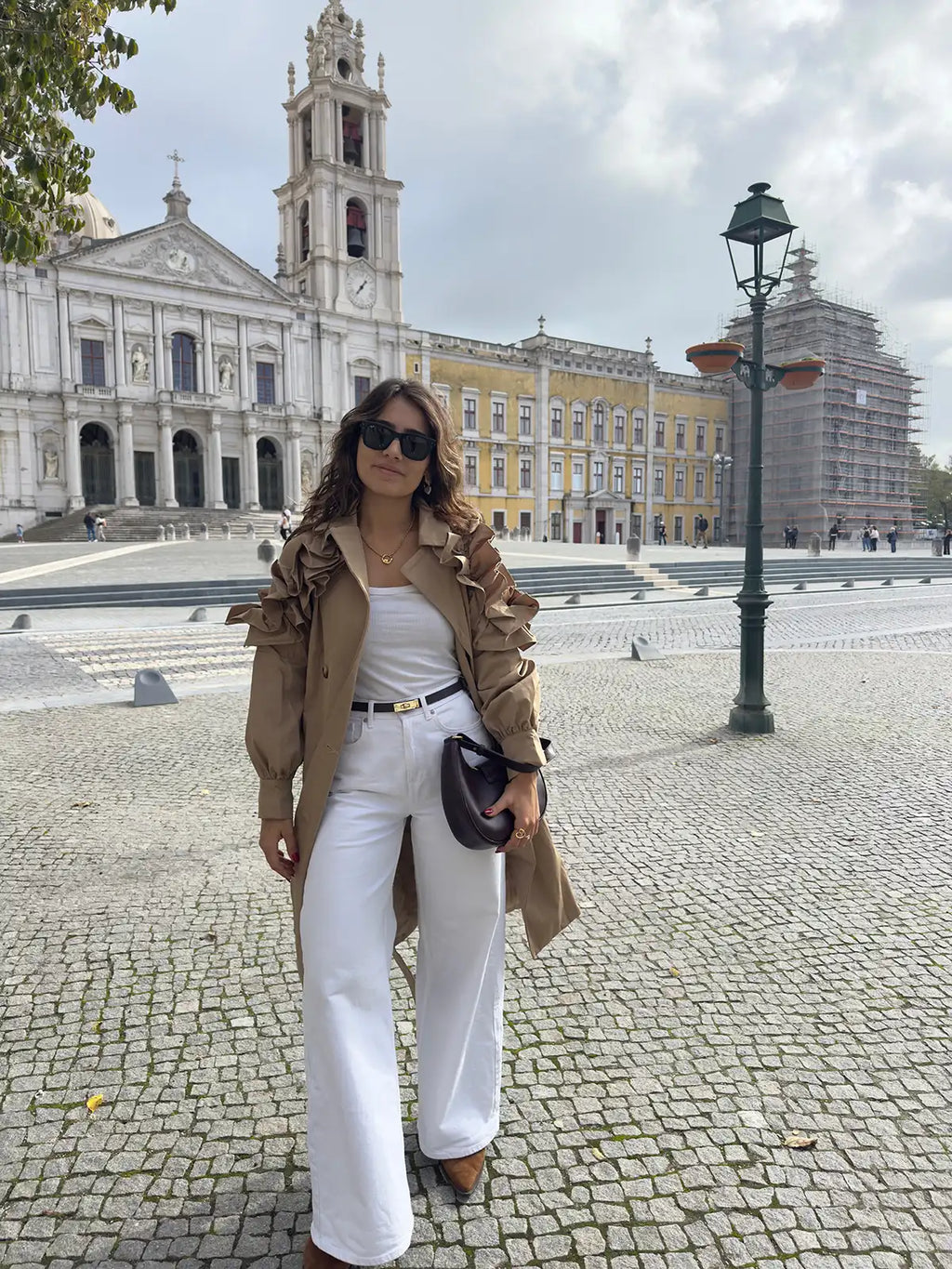 Gabardine com Folhos Preta