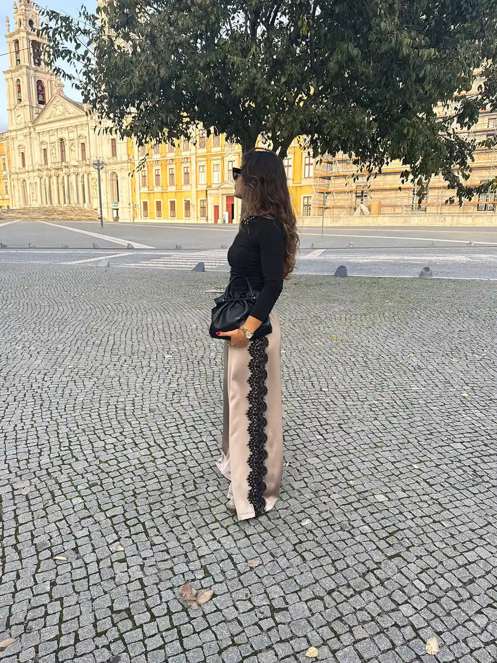 Calças de Cetim com Renda