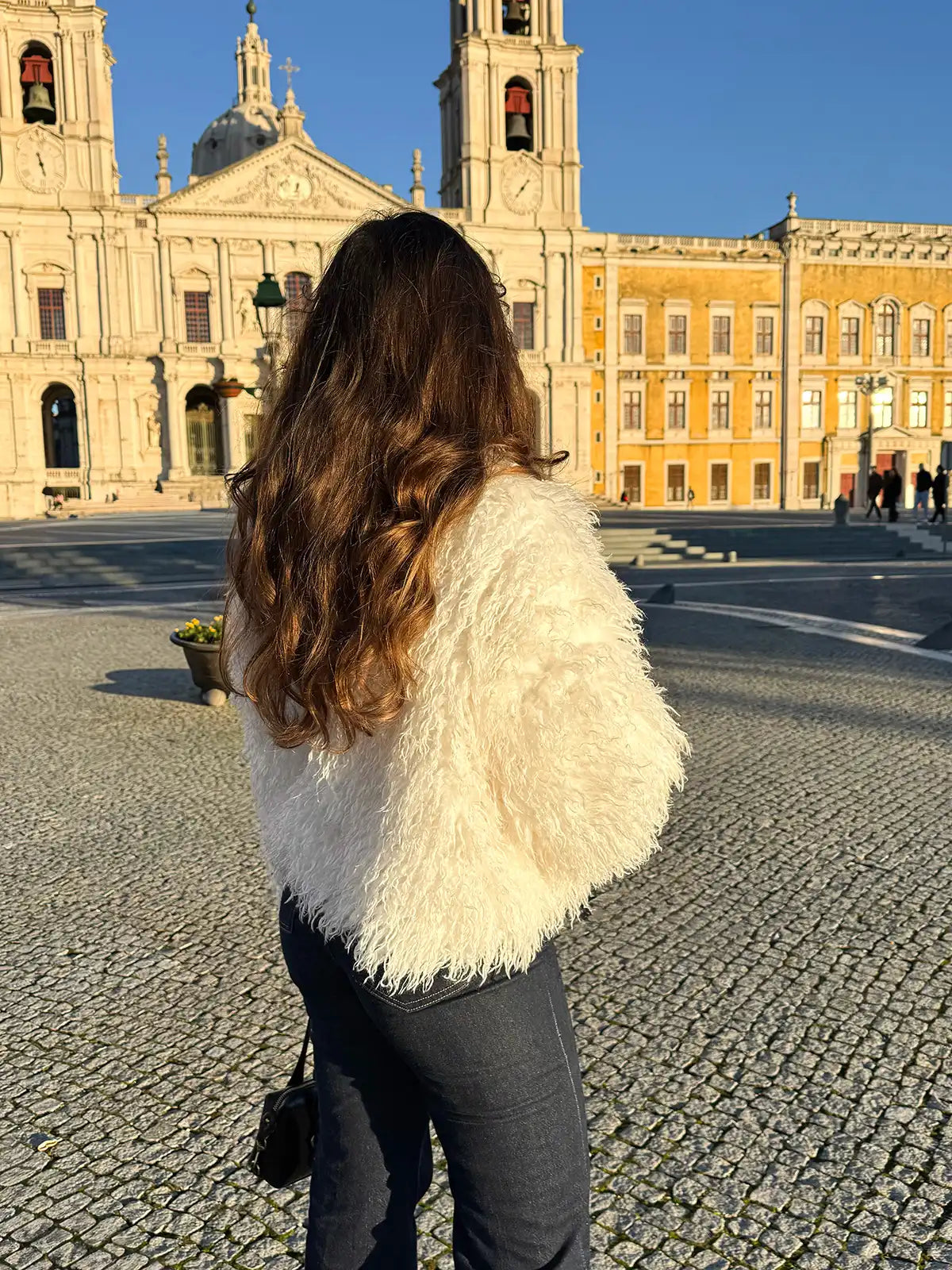 Casaco de Pelo Branco — Pré-venda | Envios a partir de 21/01