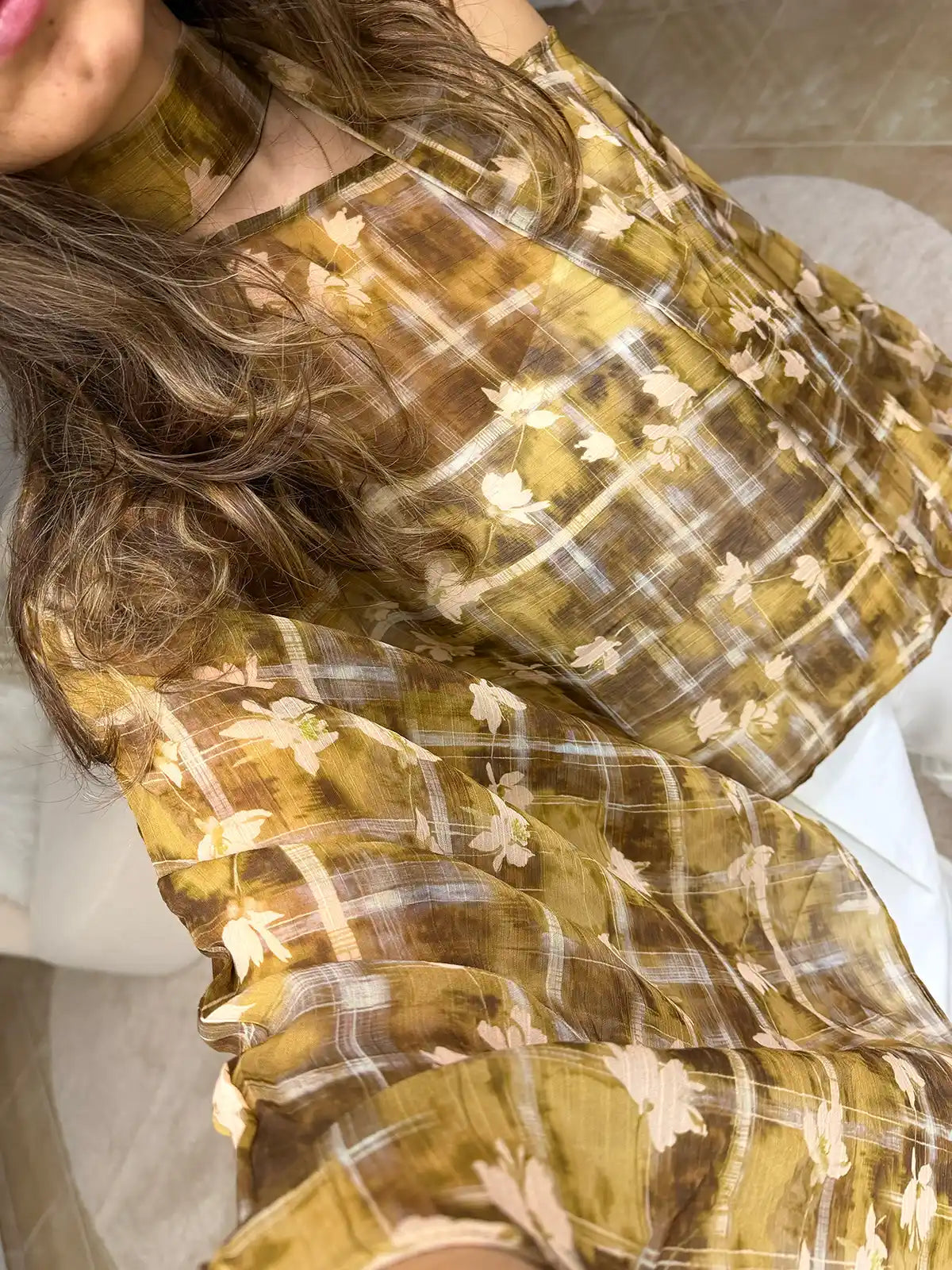 Blusa Fluida Estampada com Lenço