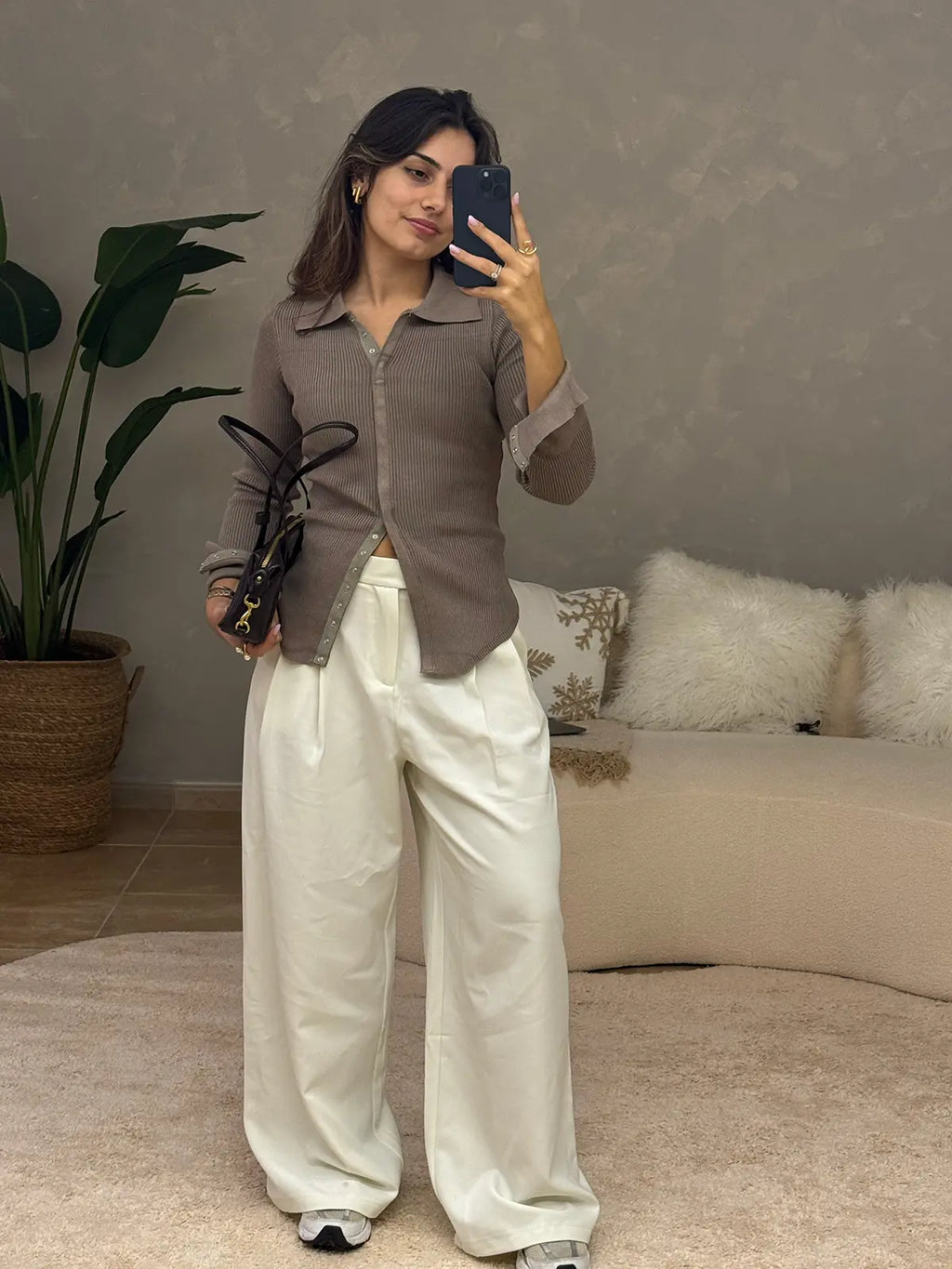 Polo Malha Canelada Taupe com Botões