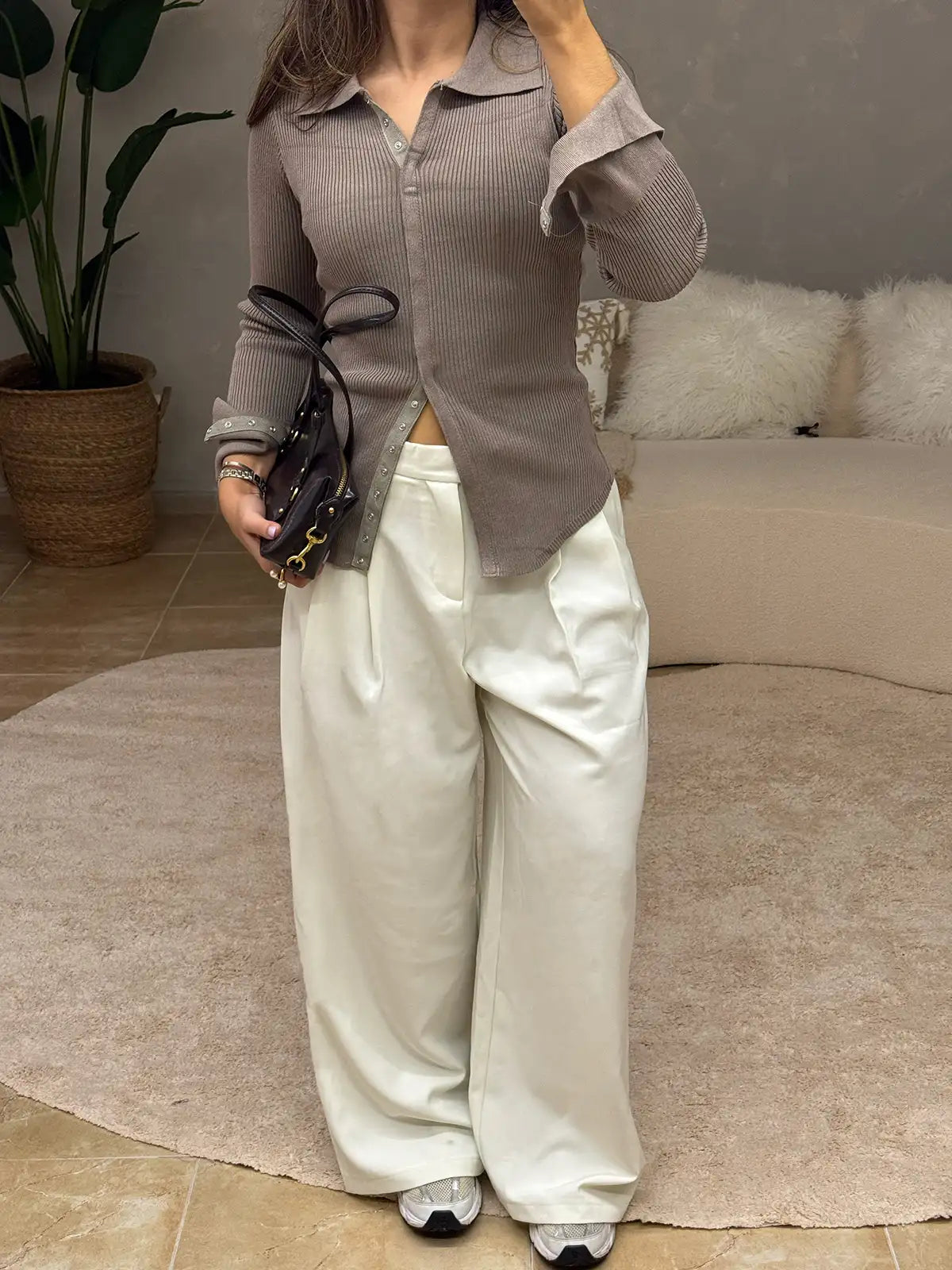 Polo Malha Canelada Taupe com Botões