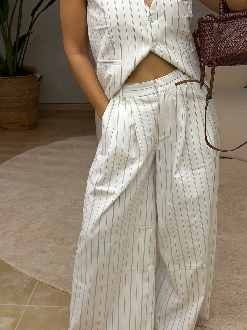 Conjunto Branco às Riscas
